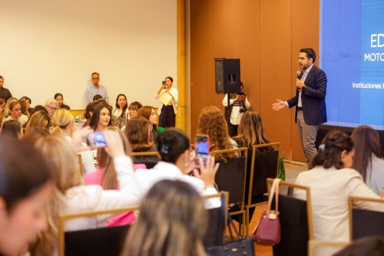 Las mujeres son protagonistas del Querétaro que es garantía para las familias: Agustín Dorantes