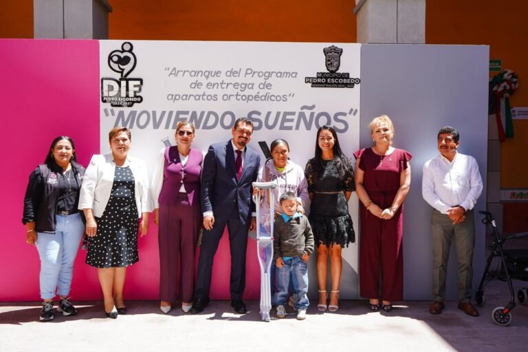 Impulsan movilidad e inclusión en Pedro Escobedo con entrega de aparatos ortopédicos