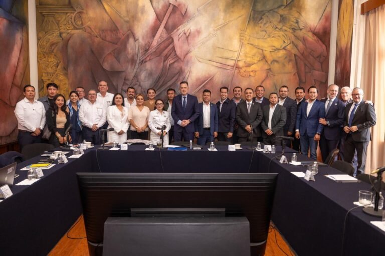 Sostiene Gobernador mesa de trabajo con titular de la CFE y presidentes municipales de la entidad