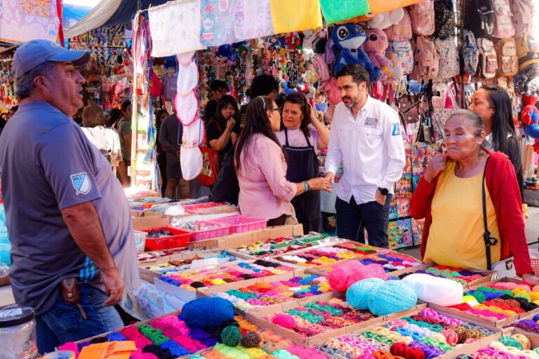 Que Querétaro conserve su seguridad y oportunidades, pide la gente a Agustín Dorantes