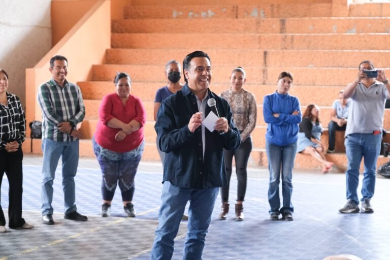 Refuerza Luis Nava la prevención comunitaria con talleres Primeras Alertas