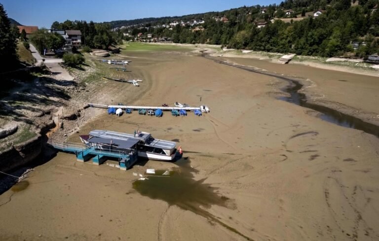 70% de Francia, incluida París, con restricciones de agua, mientras la sequía se agrava