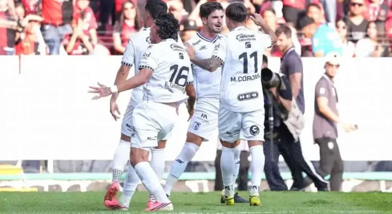 Atlas queda a deber y cae de local ante Gallos Blancos