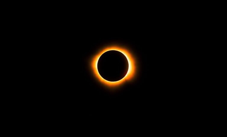 Anuncia la NASA que transmitirá el eclipse solar total del 12 de agosto