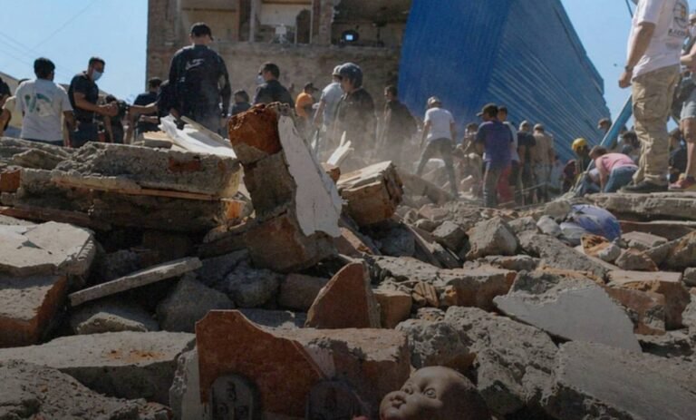 Suben a 111 muertos por terremoto en Colombia y declaran desastre nacional