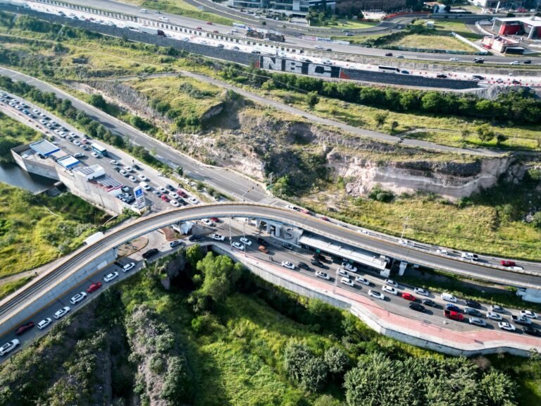 Bajan tiempos de traslado en Constituyentes tras ajustes al operativo vial