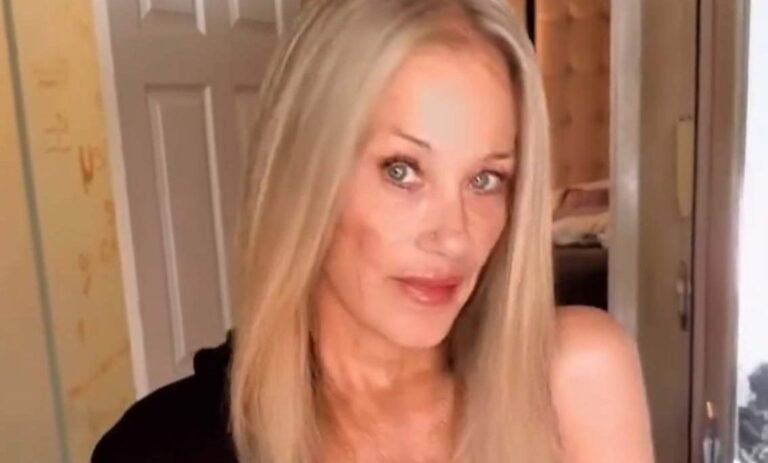 Muestra Christina Applegate nueva imagen tras lucha contra la esclerosis