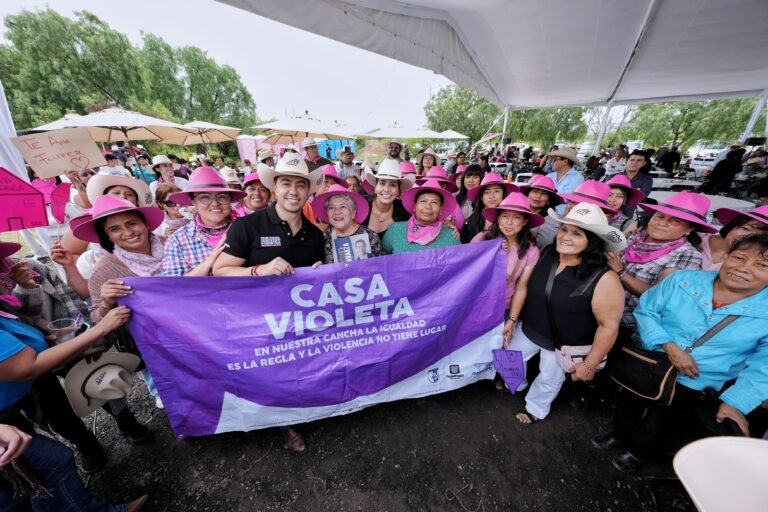 Juntos trabajamos para llevar a Santa Rosa Jáuregui al mejor momento de su historia: Felifer Macías