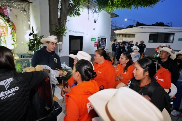 Llama Felifer Macías a cuidar Querétaro y reconocer el trabajo del personal de Servicios Públicos