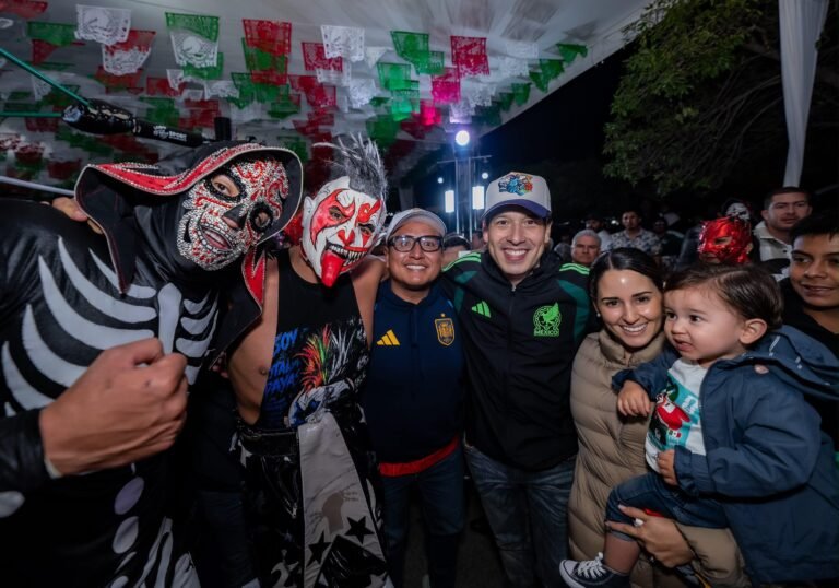 Rodrigo Monsalvo convive con familias durante jornada en La Pradera