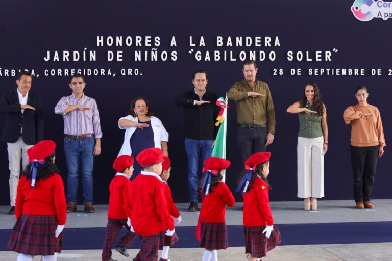 Chepe Guerrero encabeza Honores a la Bandera en Jardín de Niños “Gabilondo Soler”