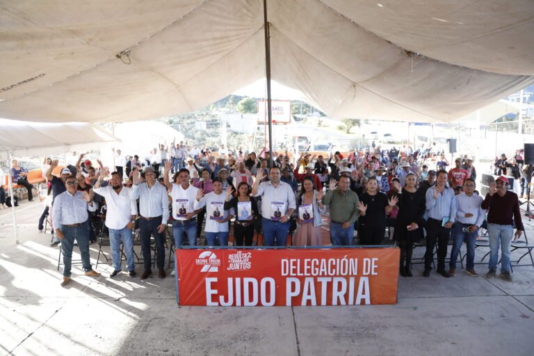 Gaspar Trueba en la Parte Alta de Colón: 18.3 MDP en Caminos y Transporte Gratuito con 10 Mil Viajes