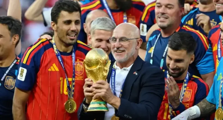 Luis de la Fuente renueva como DT de España hasta 2032