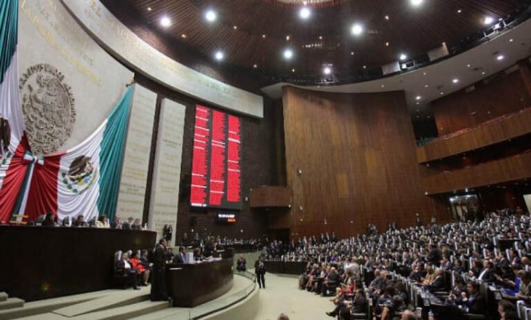 Reforma de nacionalidad única cambiaría acceso a Presidencia y gubernaturas