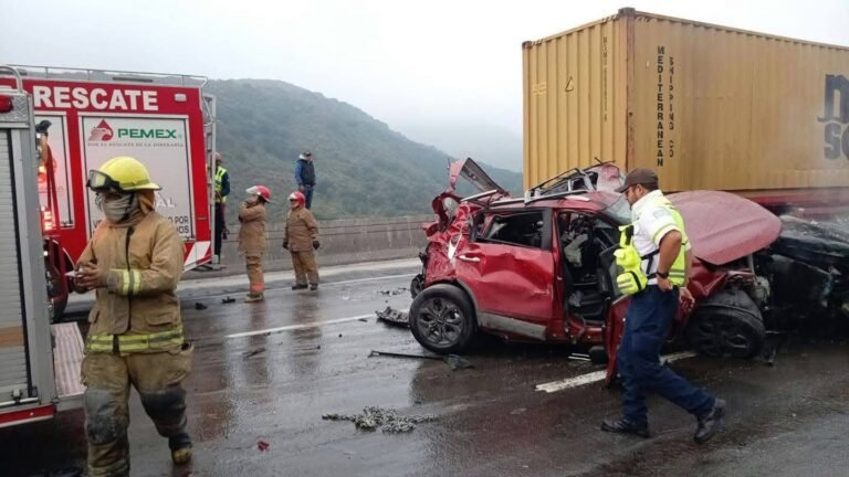 Un muerto y 7 lesionados tras fatal carambola en la México-Querétaro