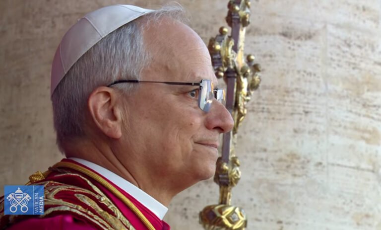 Muestra el papa León XIV avance positivo en su recuperación