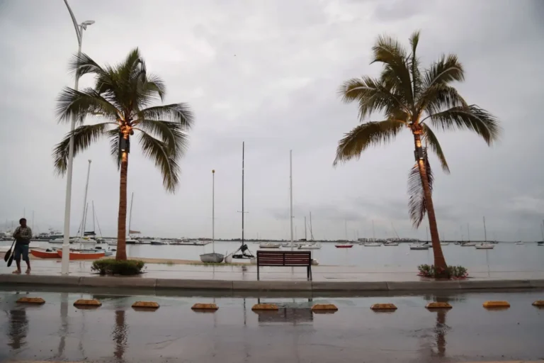 PC despliega operativo por tormenta Isaías y huracán Rachel